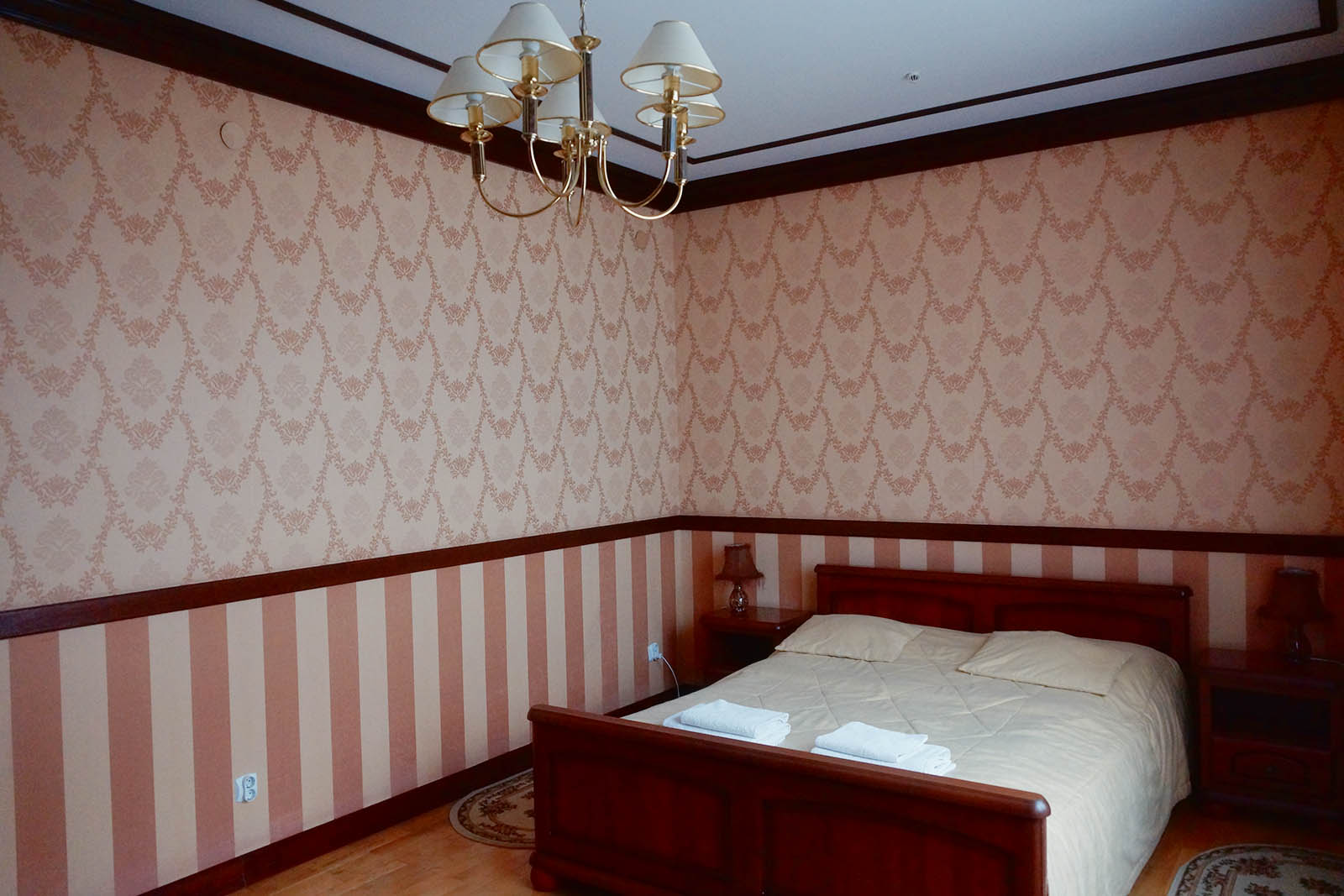 Senator Truskavets two-room suite bed