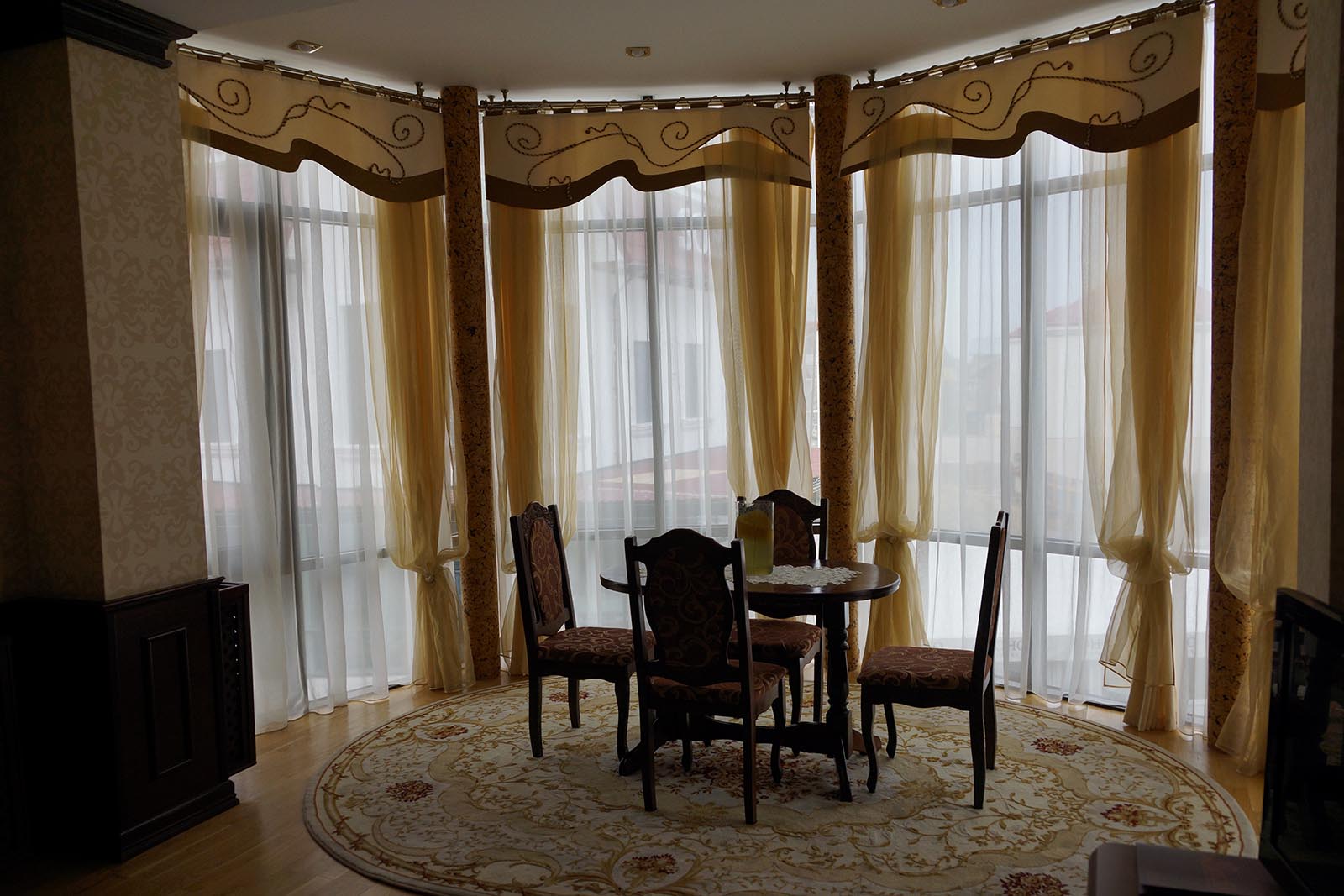 Senator Truskavets Three-room super luxury interior