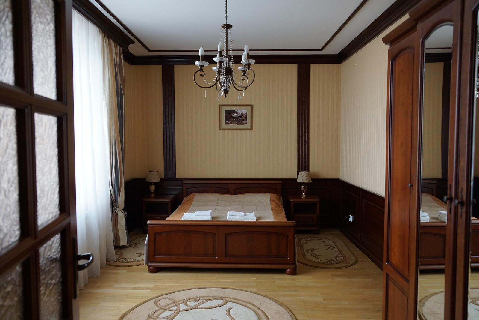 Senator Truskavets Three-bedroom super luxury bedroom